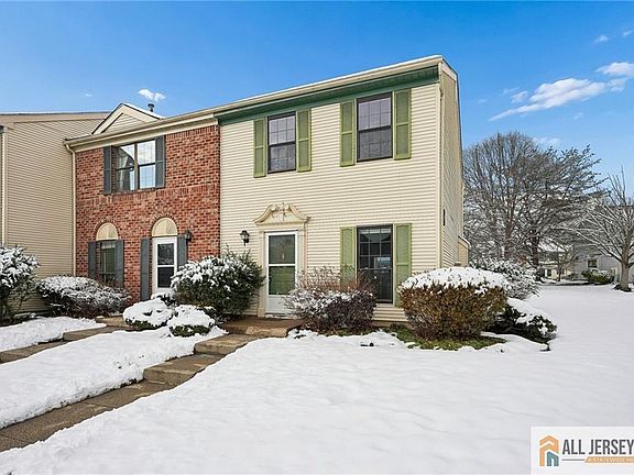 3rd image of 8 Marsh Ct #665