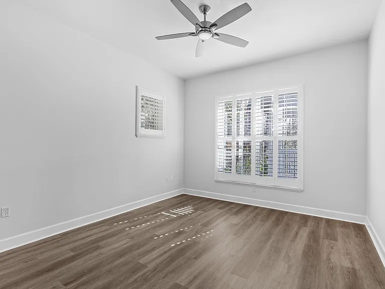 9510 NW 59th Ln — Photo 36