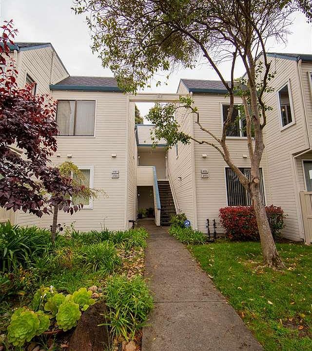 1st image of 3771 Stoneglen N