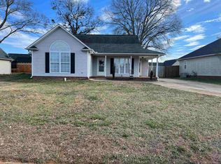 648 Cotton Branch Dr, Boiling Springs, SC 29316