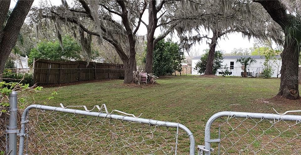 2nd image of 4204 Leonard St