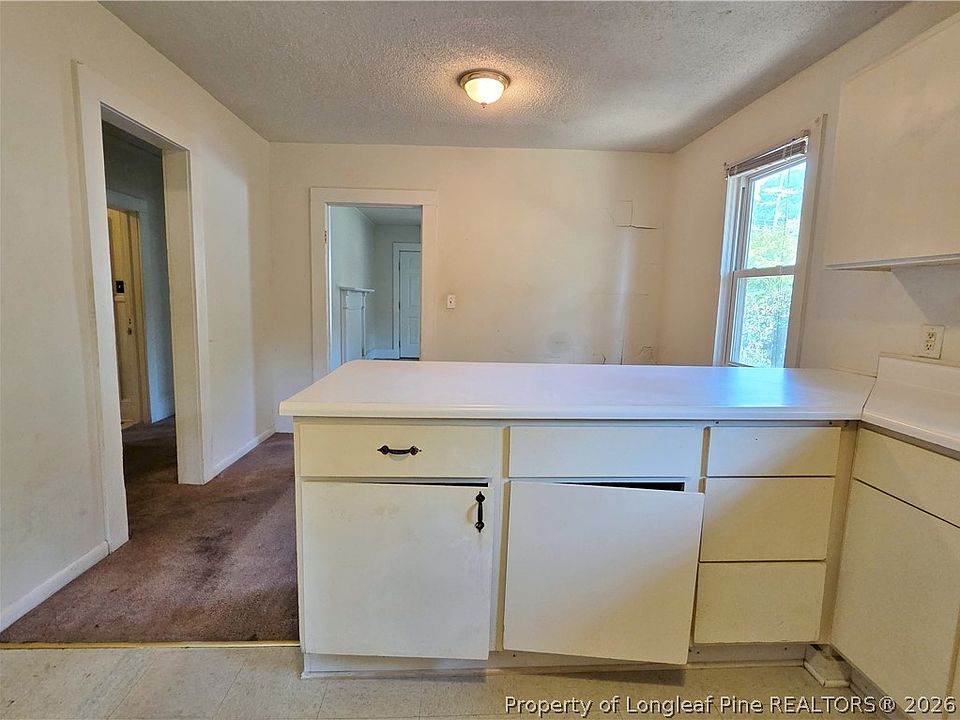 7th image of 1103 Branson St