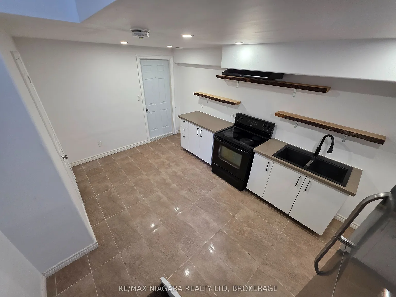 1 bed, $1,600 — Photo 3