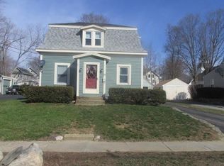15 Pleasant St, Merrimac, MA 01860