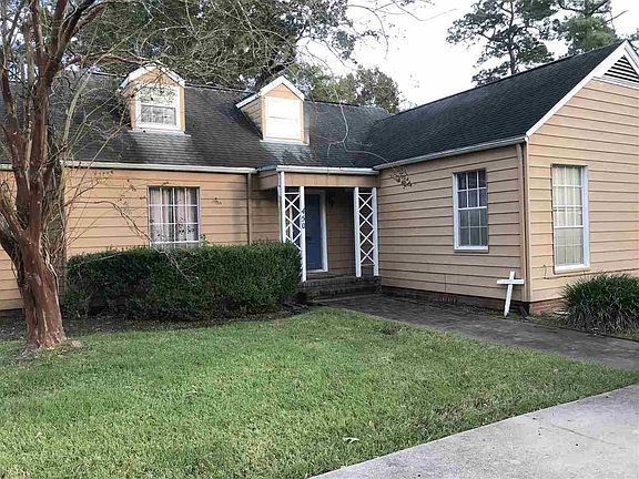 2nd image of 1450 W Lucas Dr