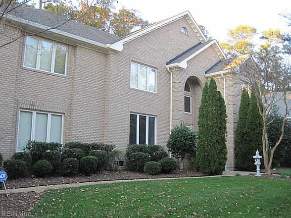 3rd image of 2204 Sisters Walk Ct