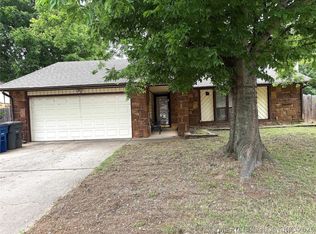6827 S Quaker Ave, Tulsa, OK 74136