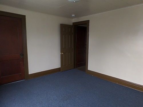 2nd image of 1924 Whitney Ave #2