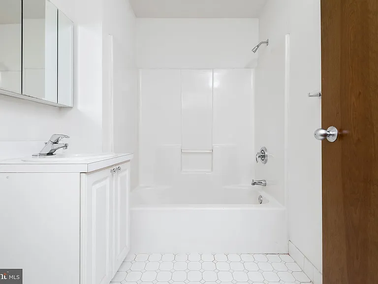 701-1 Sansom St #502 — Photo 13