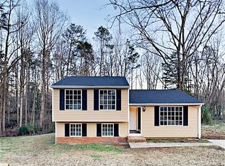5006 Forest Mountain Ct, Charlotte, NC 28227
