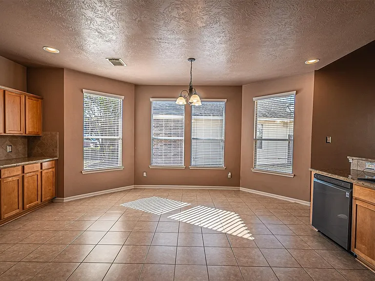 7431 Riven Oaks Ct — Photo 16