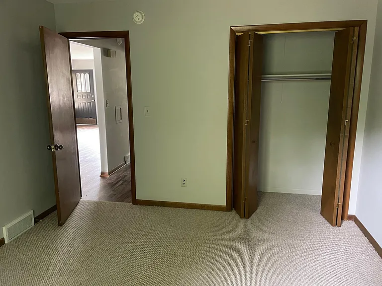 2510 Woodcliff Ave SE — Photo 6