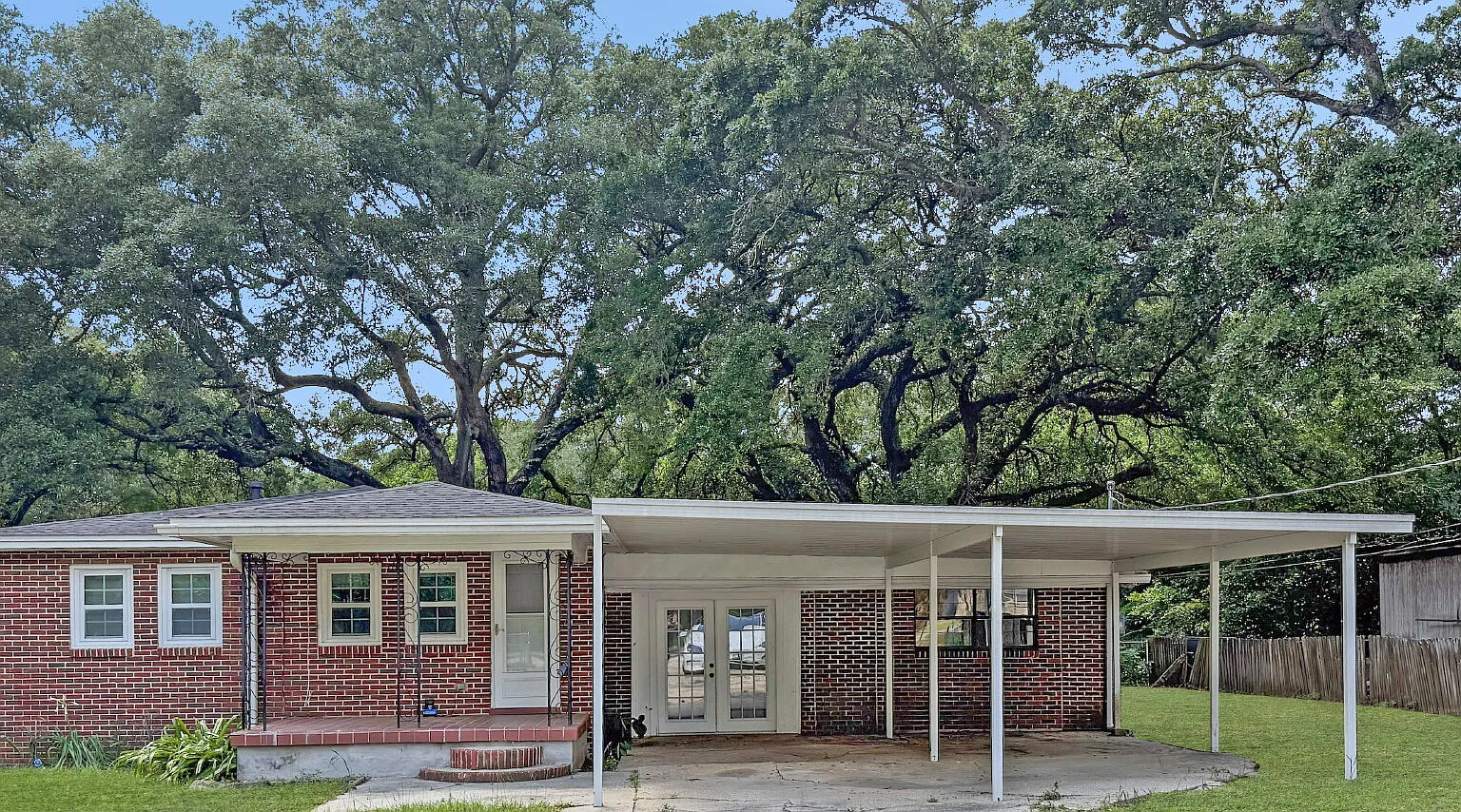 3 bed, 3.0 bath, 1736 sqft, $1,800 — Photo 1