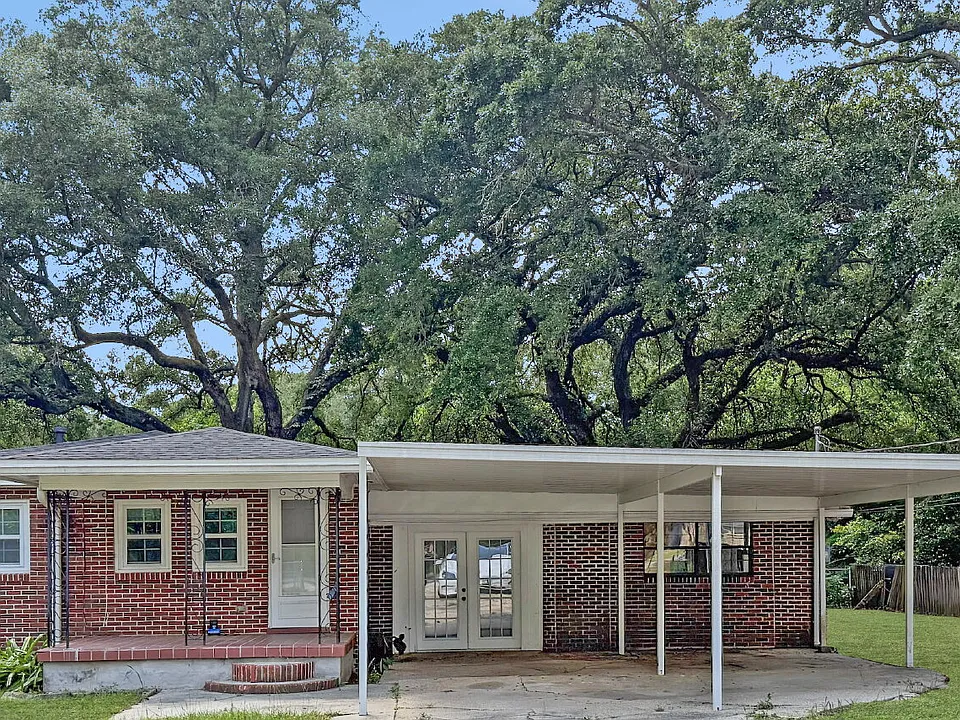 635 Colbert Ave