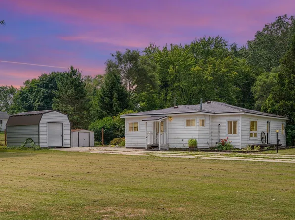 235 Riverside Dr, Alma, MI 48801