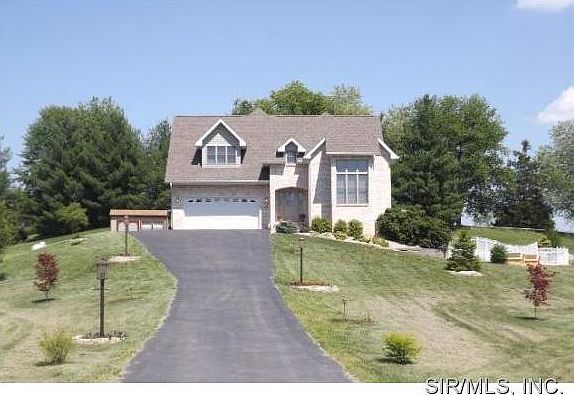 3rd image of 12 Rollingwood Dr