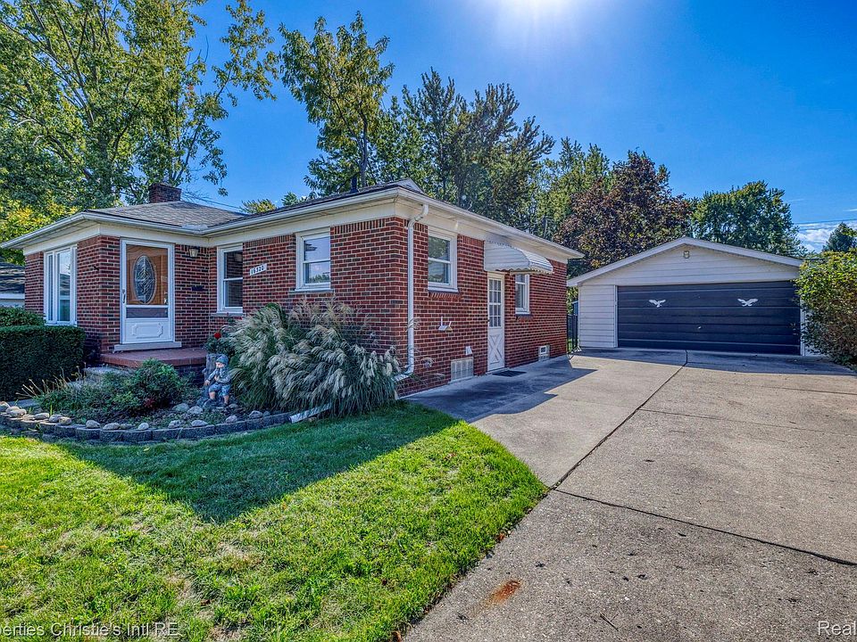 16320 Aurora Ave, photo 3