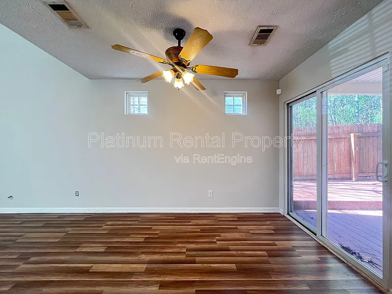 231 Oak Grove Way — Photo 4