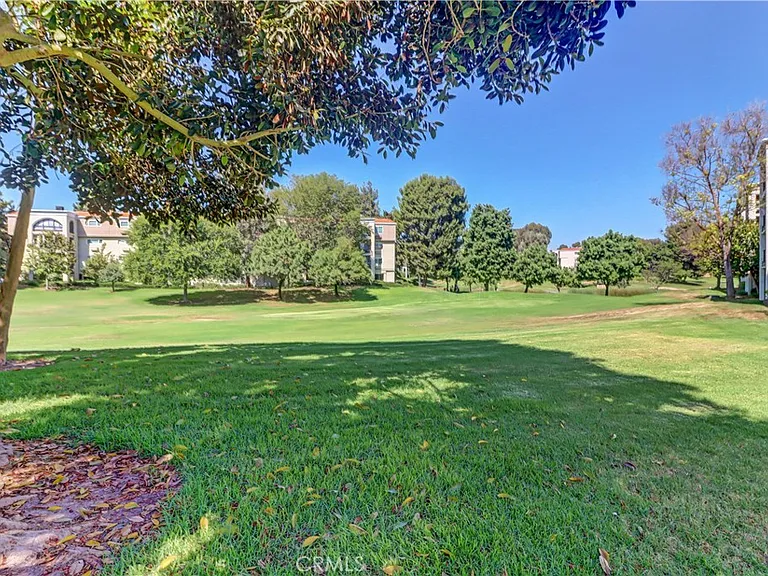 5515 Paseo Del Lago W #2G — Photo 33