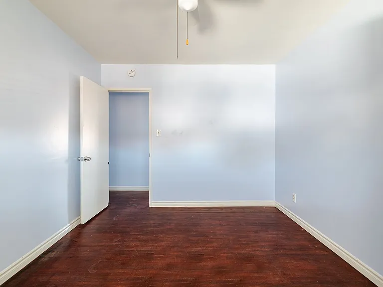 123 N Spruce St — Photo 10