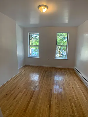 Rented by Cargon Realty | media 28