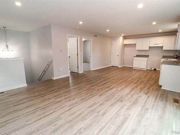 4th image of 5155 Coldwater Rd