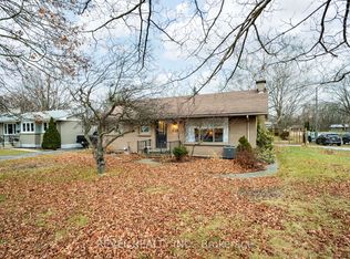 629 Victoria St, Strathroy Caradoc, ON N7G 3C3