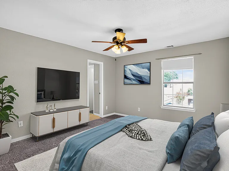 2606 Encina — Photo 26