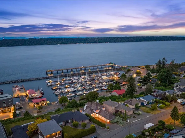 725 Thulin St, Campbell River, BC V9W 2L4