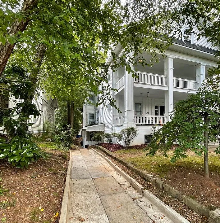 122 Hillcrest Rd #6