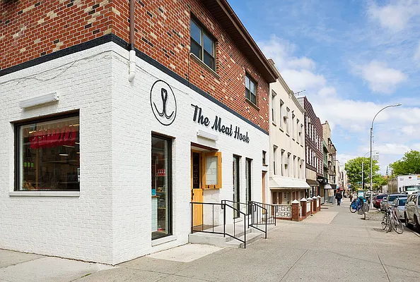 Rented by Compass | media 22