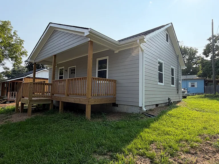 312 Cedar St — Photo 16
