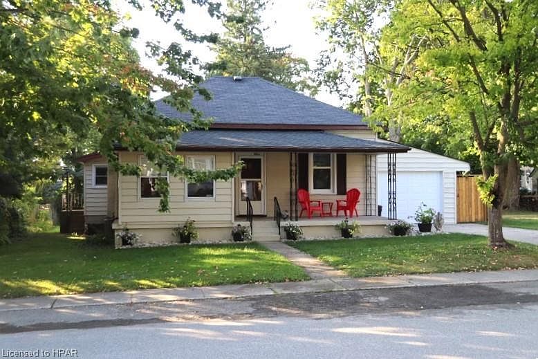 1st image of 218 Shuter St