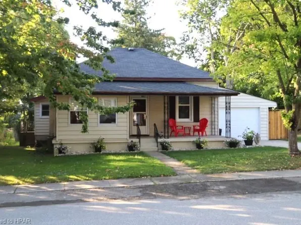 218 Shuter St, North Huron, ON N0G 2W0