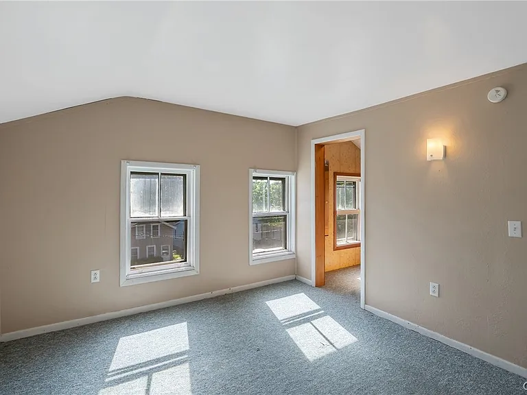 39 John St — Photo 18