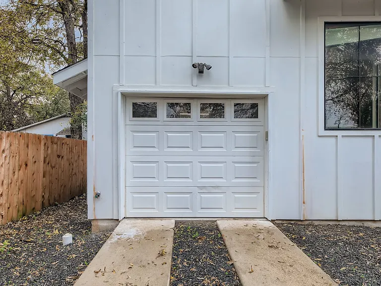 904 E 2nd St #B — Photo 42