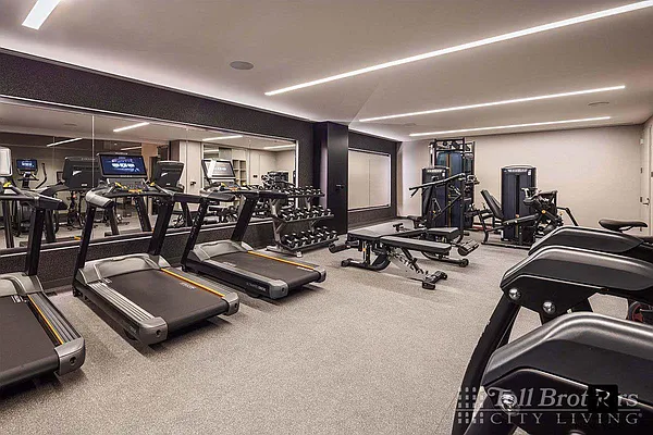 Rented by R New York | media 38