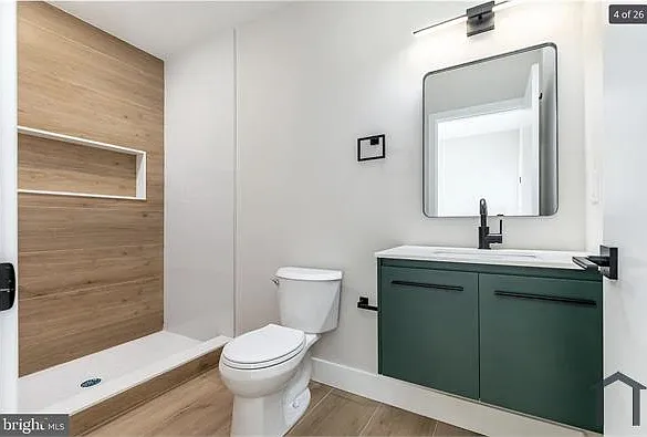 3 bed, $1,800 — Photo 2