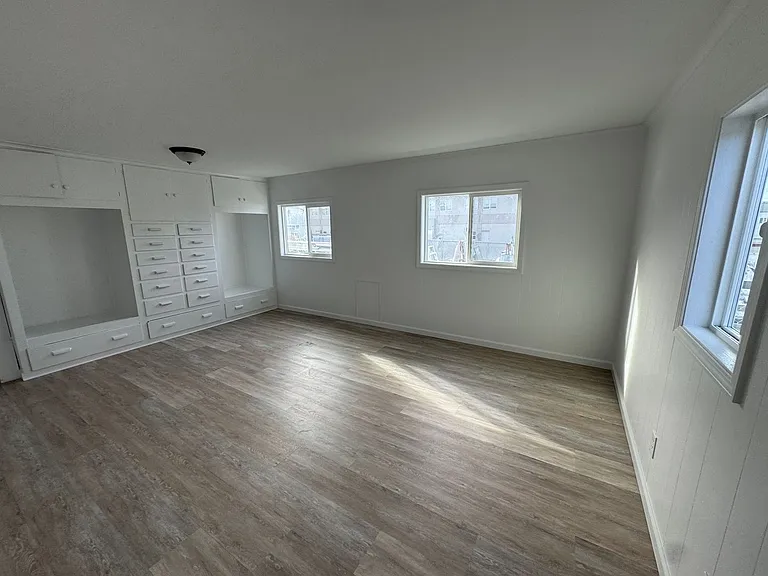 127 NE Benton St — Photo 30
