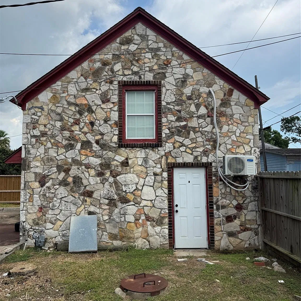 1 bed, 1.0 bath, 550 sqft, $800 — Photo 1