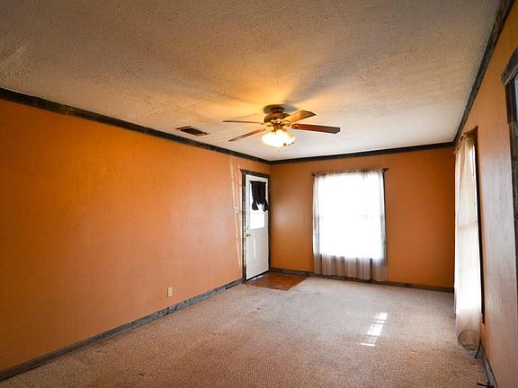 4th image of 1075 W Shirley St