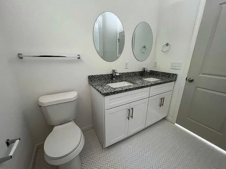 837 Smith St SW #A — Photo 7