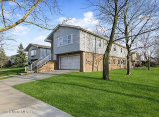 346 Oakdale St, Staten Island, NY 10312