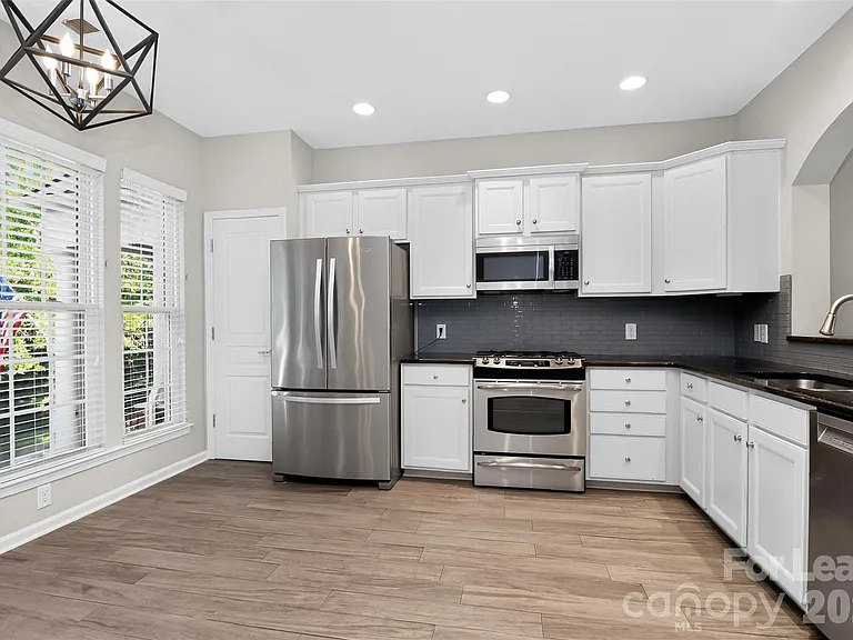 629 6th Baxter Xing — Photo 11