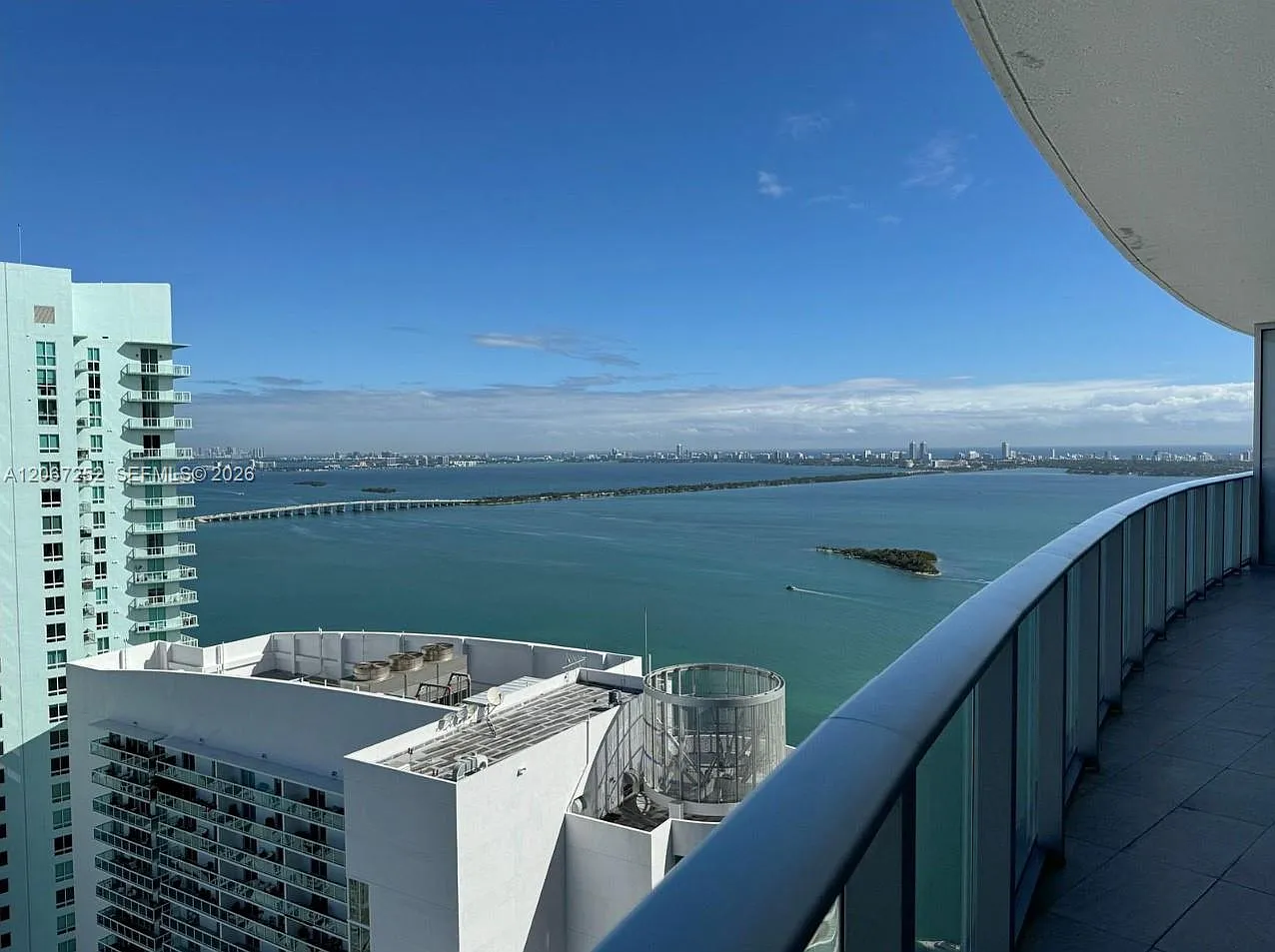 Aria On The Bay Condo — Photo 2