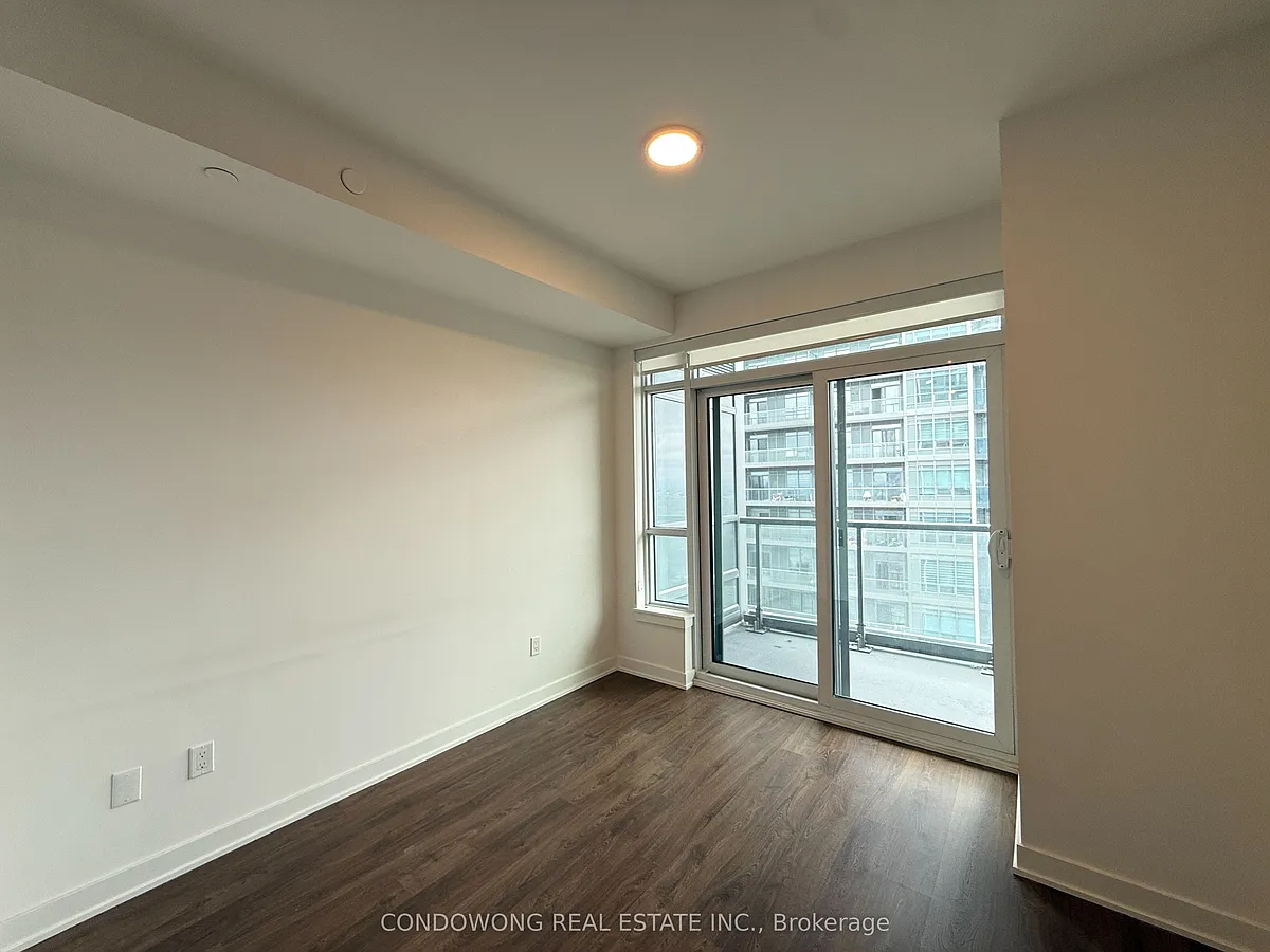 Building Photo - 50 Upper Mall Way #2703