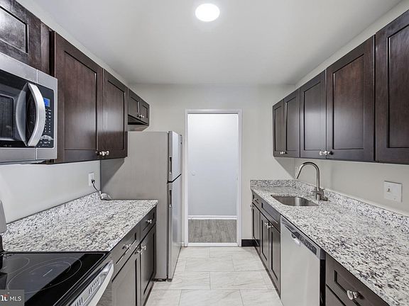5th image of 7589 Margate Ct APT 204