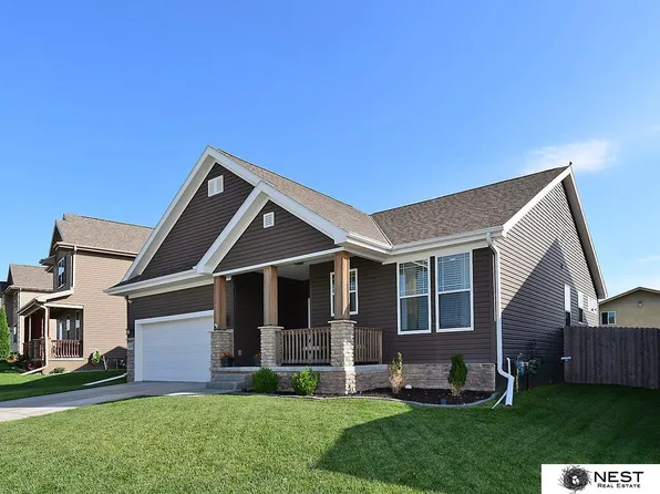 1030 Barker Ln, Lincoln, NE 68521