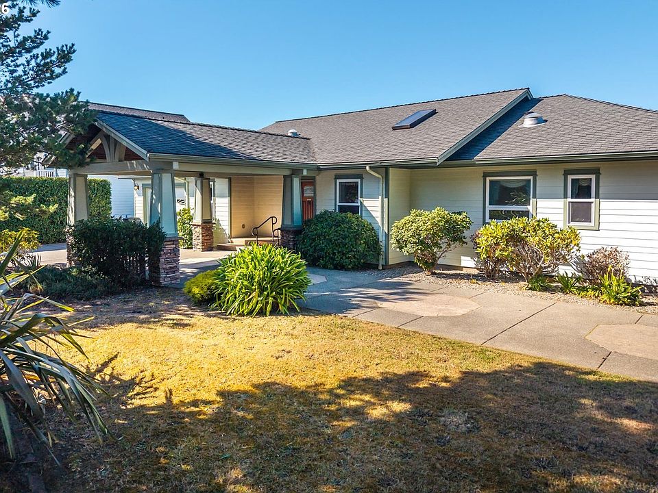 1st image of 277 10th St SE