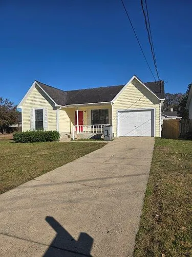 201 Riverview Dr Photo 1
